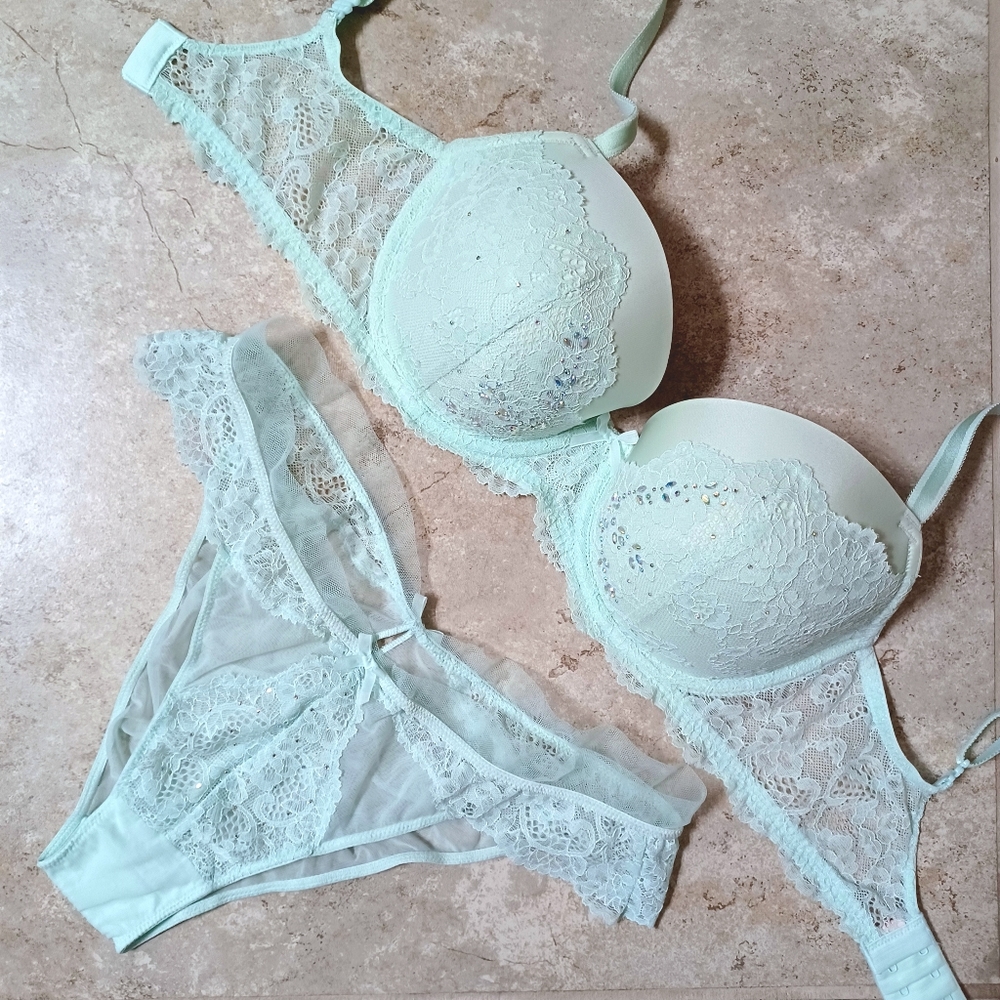 EUC VS Dream Angels Crystal & Lace Mint Demi Bra & M Cheekini Panty Set